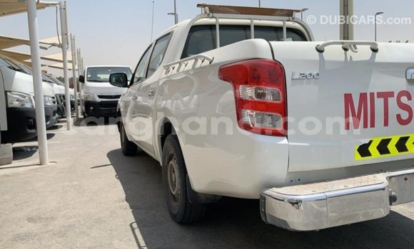 Buy Import Mitsubishi L200 White Car in Import - Dubai in Ashanti Buy Import Mitsubishi L200 White Car in Import - Dubai in Ashanti