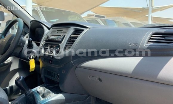Buy Import Mitsubishi L200 White Car in Import - Dubai in Ashanti Buy Import Mitsubishi L200 White Car in Import - Dubai in Ashanti