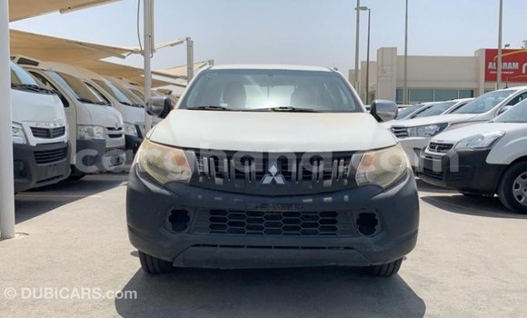 Sayi Imported Mitsubishi L200 White Mota in Import - Dubai a Ashanti Sayi Imported Mitsubishi L200 White Mota in Import - Dubai a Ashanti