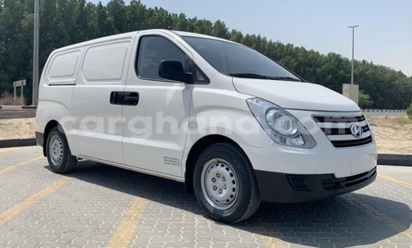 Buy Import Hyundai Accent White Car in Import - Dubai in Ashanti Buy Import Hyundai Accent White Car in Import - Dubai in Ashanti