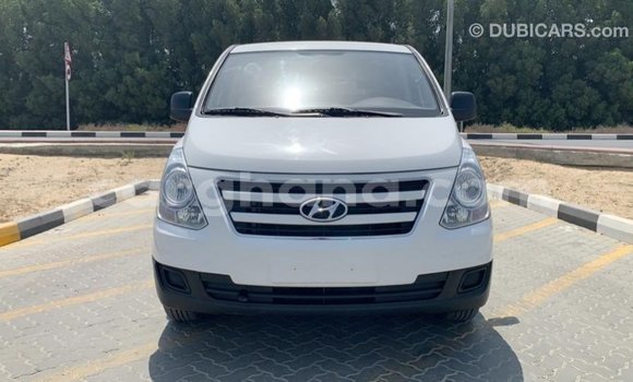 Buy Import Hyundai Accent White Car in Import - Dubai in Ashanti Buy Import Hyundai Accent White Car in Import - Dubai in Ashanti