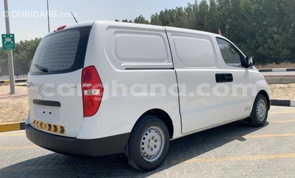 Buy Import Hyundai Accent White Car in Import - Dubai in Ashanti Buy Import Hyundai Accent White Car in Import - Dubai in Ashanti