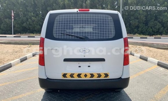 Buy Import Hyundai Accent White Car in Import - Dubai in Ashanti Buy Import Hyundai Accent White Car in Import - Dubai in Ashanti