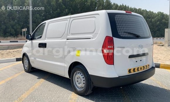 Buy Import Hyundai Accent White Car in Import - Dubai in Ashanti Buy Import Hyundai Accent White Car in Import - Dubai in Ashanti