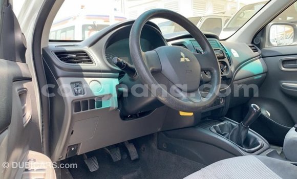 Sayi Imported Mitsubishi L200 White Mota in Import - Dubai a Ashanti Sayi Imported Mitsubishi L200 White Mota in Import - Dubai a Ashanti