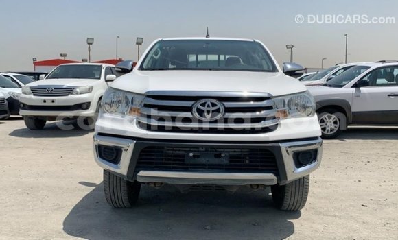 Ra Imported Toyota Hilux funfun Ọkọ̀ in Import - Dubai ni Ashanti Ra Imported Toyota Hilux funfun Ọkọ̀ in Import - Dubai ni Ashanti