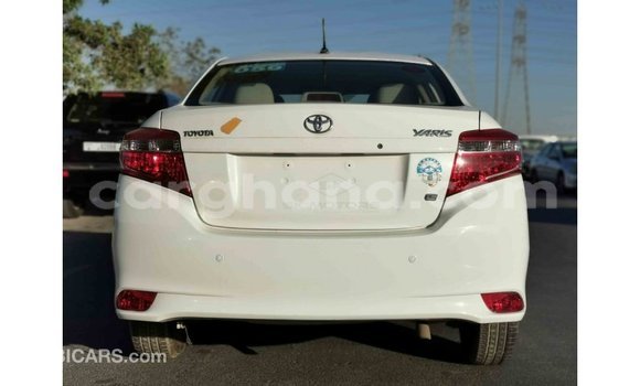 Ra Imported Toyota Yaris funfun Ọkọ̀ in Import - Dubai ni Ashanti Ra Imported Toyota Yaris funfun Ọkọ̀ in Import - Dubai ni Ashanti