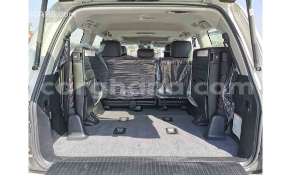 Buy Import Toyota Land Cruiser White Car in Import - Dubai in Ashanti Buy Import Toyota Land Cruiser White Car in Import - Dubai in Ashanti
