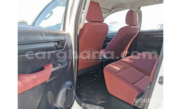 Sayi Imported Toyota Hilux White Mota in Import - Dubai a Ashanti Sayi Imported Toyota Hilux White Mota in Import - Dubai a Ashanti
