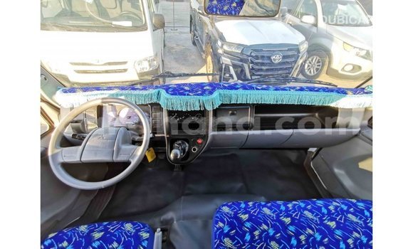 Sayi Imported Mitsubishi Fuso White Babbar mota in Import - Dubai a Ashanti Sayi Imported Mitsubishi Fuso White Babbar mota in Import - Dubai a Ashanti