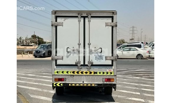 Ra Imported Toyota Hilux funfun Ọkọ̀ in Import - Dubai ni Ashanti Ra Imported Toyota Hilux funfun Ọkọ̀ in Import - Dubai ni Ashanti