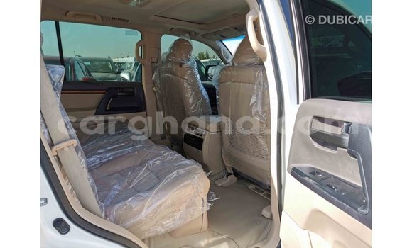 Sayi Imported Toyota Land Cruiser White Mota in Import - Dubai a Ashanti Sayi Imported Toyota Land Cruiser White Mota in Import - Dubai a Ashanti