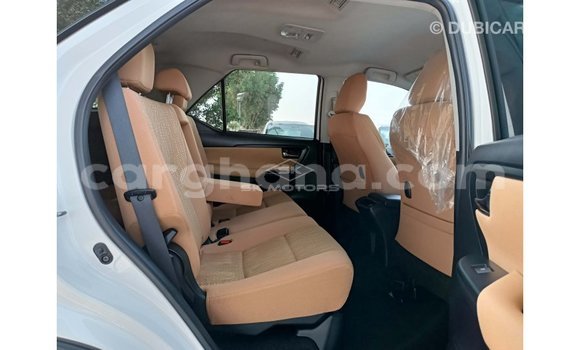 Ra Imported Toyota Fortuner funfun Ọkọ̀ in Import - Dubai ni Ashanti Ra Imported Toyota Fortuner funfun Ọkọ̀ in Import - Dubai ni Ashanti