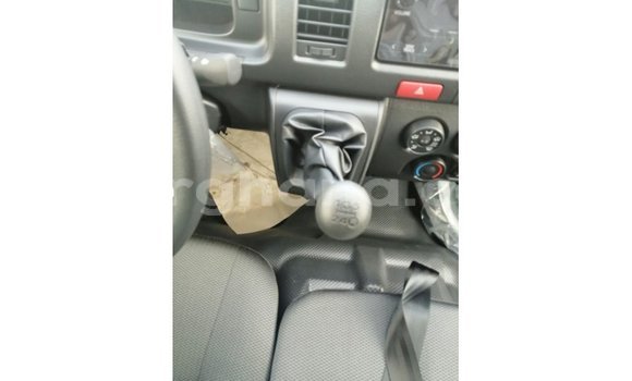 Sayi Imported Toyota Hiace White Mota in Import - Dubai a Ashanti Sayi Imported Toyota Hiace White Mota in Import - Dubai a Ashanti