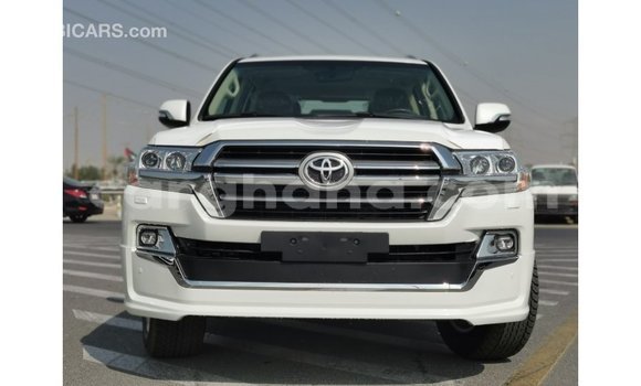 Ra Imported Toyota Land Cruiser funfun Ọkọ̀ in Import - Dubai ni Ashanti Ra Imported Toyota Land Cruiser funfun Ọkọ̀ in Import - Dubai ni Ashanti