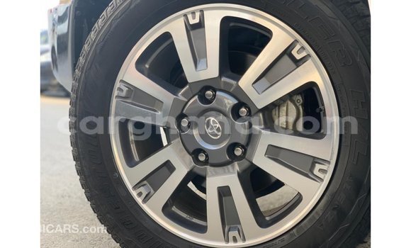 Sayi Imported Toyota Tundra White Mota in Import - Dubai a Ashanti Sayi Imported Toyota Tundra White Mota in Import - Dubai a Ashanti