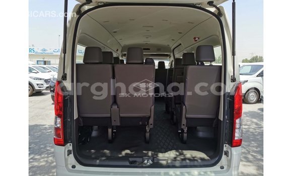 Ra Imported Toyota Hiace funfun Ọkọ̀ in Import - Dubai ni Ashanti Ra Imported Toyota Hiace funfun Ọkọ̀ in Import - Dubai ni Ashanti
