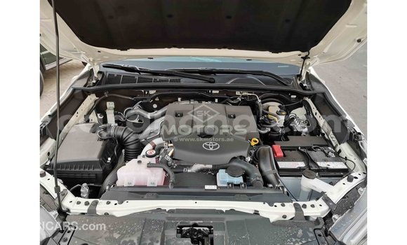 Sayi Imported Toyota Hilux White Mota in Import - Dubai a Ashanti Sayi Imported Toyota Hilux White Mota in Import - Dubai a Ashanti