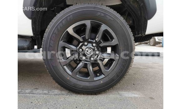 Sayi Imported Toyota Hilux White Mota in Import - Dubai a Ashanti Sayi Imported Toyota Hilux White Mota in Import - Dubai a Ashanti