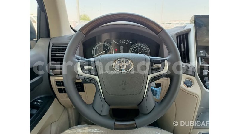 Big with watermark toyota land cruiser ashanti import dubai 24632