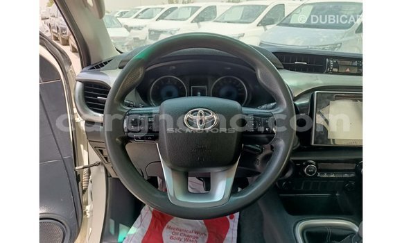 Sayi Imported Toyota Hilux White Mota in Import - Dubai a Ashanti Sayi Imported Toyota Hilux White Mota in Import - Dubai a Ashanti
