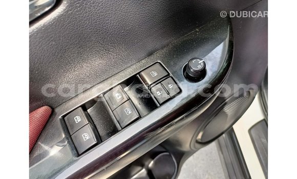 Sayi Imported Toyota Hilux White Mota in Import - Dubai a Ashanti Sayi Imported Toyota Hilux White Mota in Import - Dubai a Ashanti