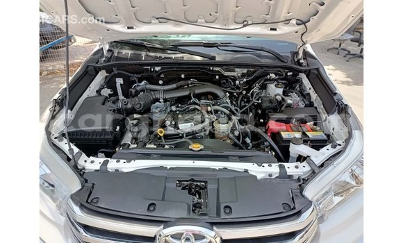 Sayi Imported Toyota Hilux White Mota in Import - Dubai a Ashanti Sayi Imported Toyota Hilux White Mota in Import - Dubai a Ashanti