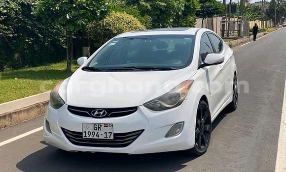 Ra Àlòkù Hyundai Elantra funfun Ọkọ̀ in Accra ni Greater Accra Ra Àlòkù Hyundai Elantra funfun Ọkọ̀ in Accra ni Greater Accra
