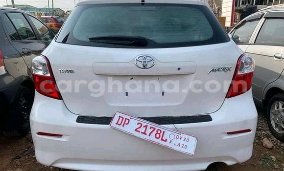 Buy Used Toyota Matrix White Car in Accra in Greater Accra