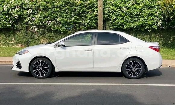 Buy Used Toyota Corolla White Car in Accra in Greater Accra Buy Used Toyota Corolla White Car in Accra in Greater Accra