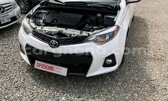 Ra Àlòkù Toyota Corolla funfun Ọkọ̀ in Accra ni Greater Accra Ra Àlòkù Toyota Corolla funfun Ọkọ̀ in Accra ni Greater Accra