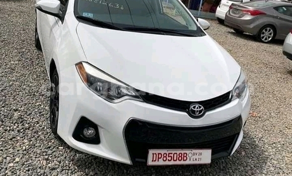 Ra Àlòkù Toyota Corolla funfun Ọkọ̀ in Accra ni Greater Accra Ra Àlòkù Toyota Corolla funfun Ọkọ̀ in Accra ni Greater Accra