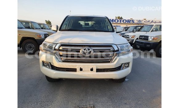 Buy Import Toyota Land Cruiser White Car in Import - Dubai in Ashanti Buy Import Toyota Land Cruiser White Car in Import - Dubai in Ashanti