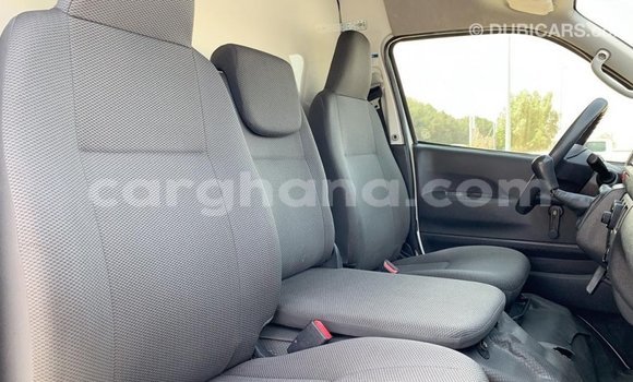 Sayi Imported Toyota Hiace White Mota in Import - Dubai a Ashanti Sayi Imported Toyota Hiace White Mota in Import - Dubai a Ashanti