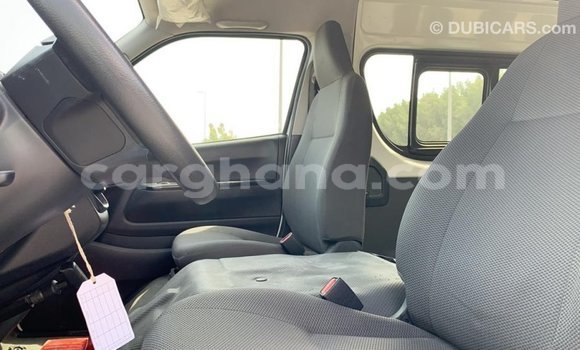 Sayi Imported Toyota Hiace White Mota in Import - Dubai a Ashanti Sayi Imported Toyota Hiace White Mota in Import - Dubai a Ashanti