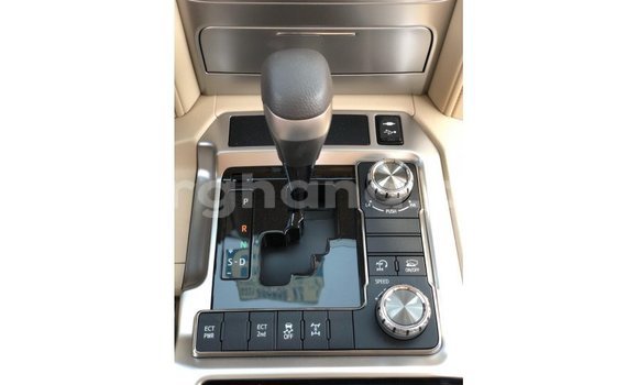 Buy Import Toyota Land Cruiser White Car in Import - Dubai in Ashanti Buy Import Toyota Land Cruiser White Car in Import - Dubai in Ashanti