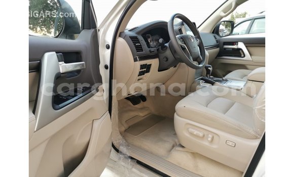 Buy Import Toyota Land Cruiser White Car in Import - Dubai in Ashanti Buy Import Toyota Land Cruiser White Car in Import - Dubai in Ashanti