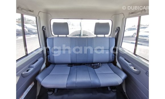 Ra Imported Toyota Land Cruiser funfun Ọkọ̀ in Import - Dubai ni Ashanti Ra Imported Toyota Land Cruiser funfun Ọkọ̀ in Import - Dubai ni Ashanti