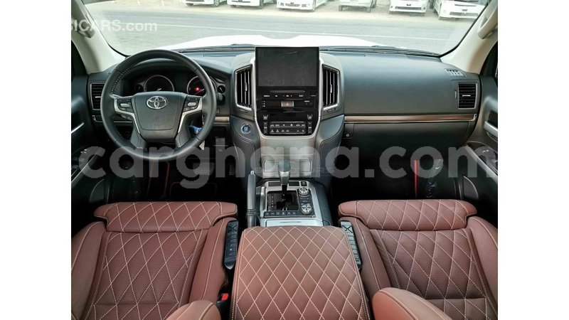 Big with watermark toyota land cruiser ashanti import dubai 24741