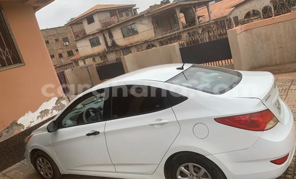 Sayi Na hannu Hyundai Accent White Mota in Accra a Greater Accra Sayi Na hannu Hyundai Accent White Mota in Accra a Greater Accra