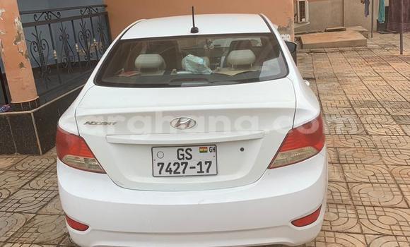 Sayi Na hannu Hyundai Accent White Mota in Accra a Greater Accra Sayi Na hannu Hyundai Accent White Mota in Accra a Greater Accra