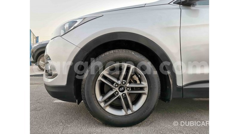 Big with watermark hyundai santa fe ashanti import dubai 24774