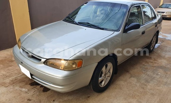 Ra Àlòkù Toyota Corolla funfun Ọkọ̀ in Sekondi ni Oorun Ra Àlòkù Toyota Corolla funfun Ọkọ̀ in Sekondi ni Oorun