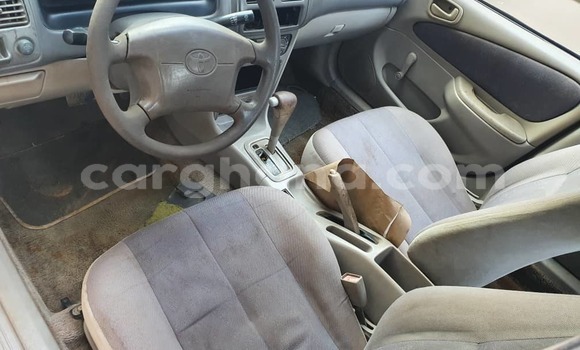 Ra Àlòkù Toyota Corolla funfun Ọkọ̀ in Sekondi ni Oorun Ra Àlòkù Toyota Corolla funfun Ọkọ̀ in Sekondi ni Oorun