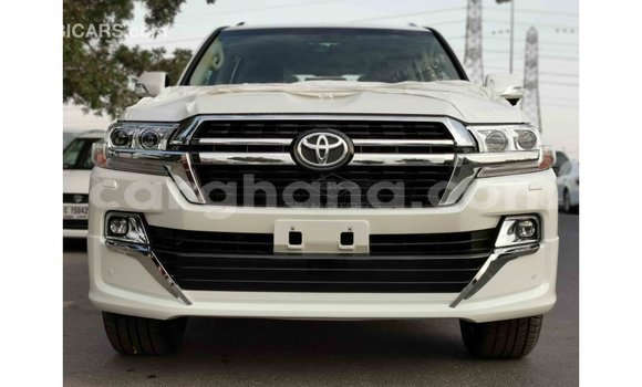 Ra Imported Toyota Land Cruiser funfun Ọkọ̀ in Import - Dubai ni Ashanti Ra Imported Toyota Land Cruiser funfun Ọkọ̀ in Import - Dubai ni Ashanti