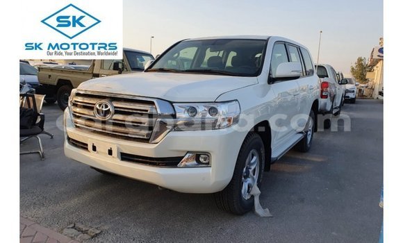 Sayi Imported Toyota Land Cruiser White Mota in Import - Dubai a Ashanti Sayi Imported Toyota Land Cruiser White Mota in Import - Dubai a Ashanti