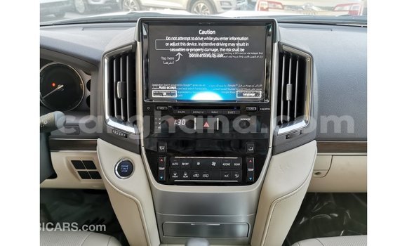 Ra Imported Toyota Land Cruiser funfun Ọkọ̀ in Import - Dubai ni Ashanti Ra Imported Toyota Land Cruiser funfun Ọkọ̀ in Import - Dubai ni Ashanti