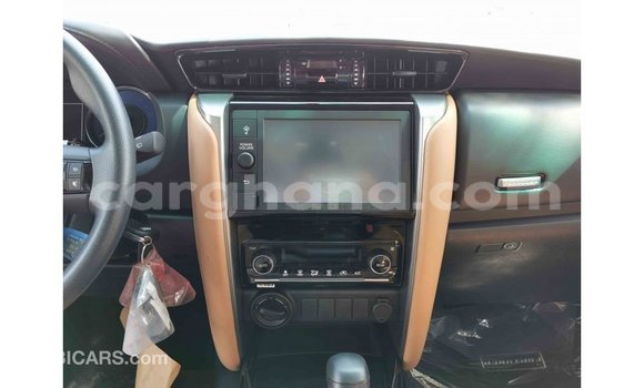 Sayi Imported Toyota Fortuner White Mota in Import - Dubai a Ashanti Sayi Imported Toyota Fortuner White Mota in Import - Dubai a Ashanti