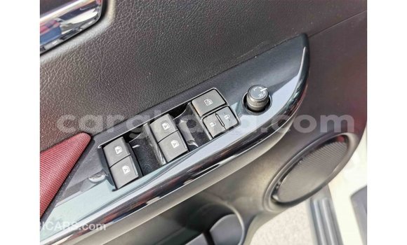 Sayi Imported Toyota Hilux White Mota in Import - Dubai a Ashanti Sayi Imported Toyota Hilux White Mota in Import - Dubai a Ashanti