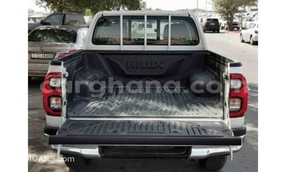 Sayi Imported Toyota Hilux White Mota in Import - Dubai a Ashanti Sayi Imported Toyota Hilux White Mota in Import - Dubai a Ashanti